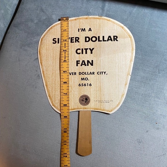 Antique vintage “I’m a Silver Dollar Silver Fan” fan from early 1970s - Picture 3 of 11